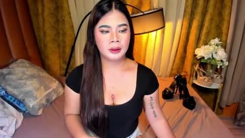 Snapshot of trixiemoore_ chatting on March 2026 07:44:01 AM TRIXIE online show from March 2026 07:44:01 AM