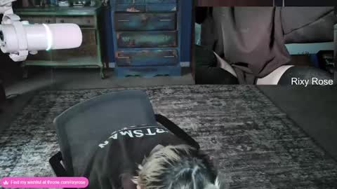 Snapshot of trixyrose chatting on November 2025 02:18:01 PM RixyRose online show from November 2025 02:18:01 PM