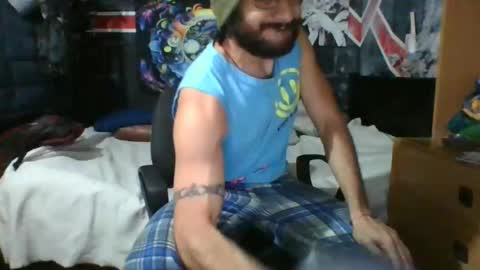 Snapshot of trizquelmen chatting on February 2025 02:38:01 PM Andrew online show from February 2025 02:38:01 PM