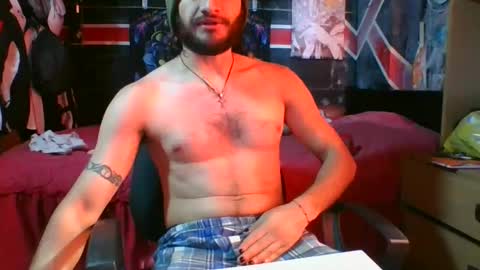 Snapshot of trizquelmen chatting on October 2025 08:28:01 PM Andrew online show from October 2025 08:28:01 PM