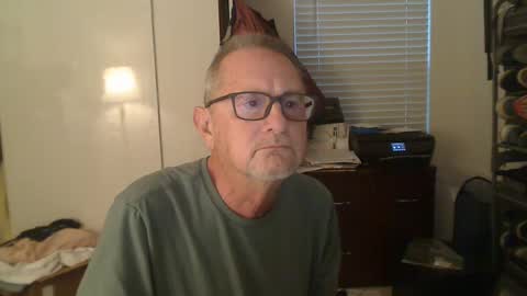 Snapshot of troffer1020 chatting on January 2025 10:30:02 PM Troffer online show from January 2025 10:30:02 PM