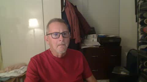 Snapshot of troffer1020 chatting on January 2025 11:10:01 PM Troffer online show from January 2025 11:10:01 PM