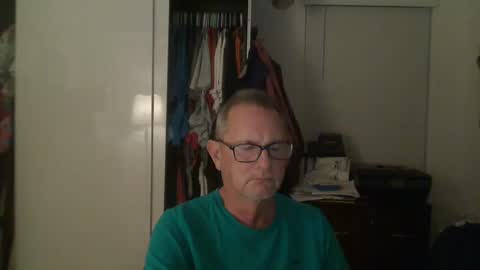 Snapshot of troffer1020 chatting on February 2025 04:37:01 AM Troffer online show from February 2025 04:37:01 AM