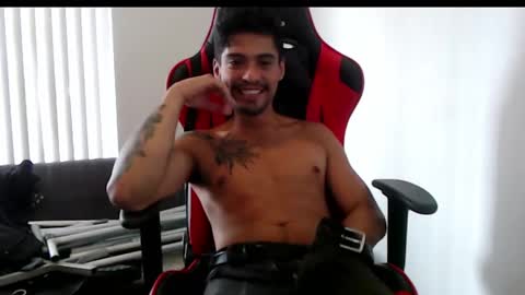 Snapshot of tropicalmadness chatting on February 2025 06:21:01 AM Archie Torres online show from February 2025 06:21:01 AM