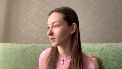 Snapshot of troybailly chatting on March 2026 10:23:02 AM Hello Viola here Help me to make 50 thumbs up 333 online show from March 2026 10:23:02 AM