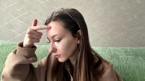 Snapshot of troybailly chatting on April 2026 09:36:01 AM Hello Viola here Help me to make 50 thumbs up 333 online show from April 2026 09:36:01 AM