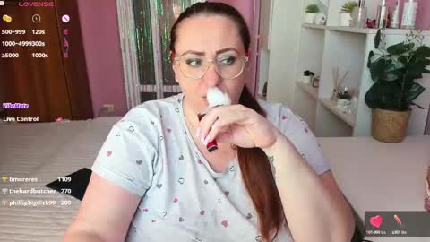 Snapshot of truly_goddess chatting on March 2025 12:23:02 PM Adelle online show from March 2025 12:23:02 PM