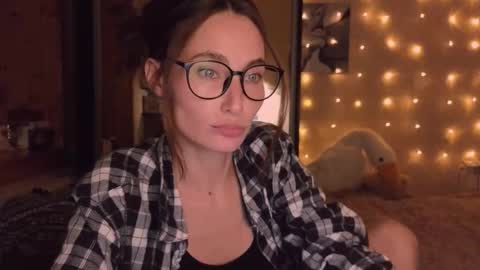 Snapshot of trying2fit chatting on September 2025 07:06:02 PM trying2fit online show from September 2025 07:06:02 PM