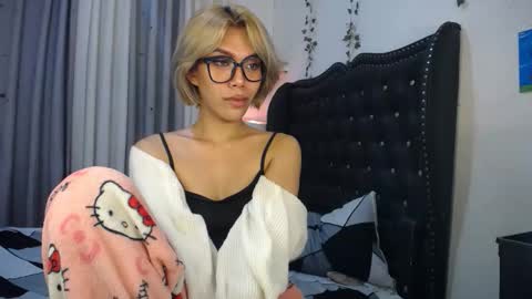 Snapshot of ts_tatiana chatting on September 2025 11:10:02 PM billie online show from September 2025 11:10:02 PM