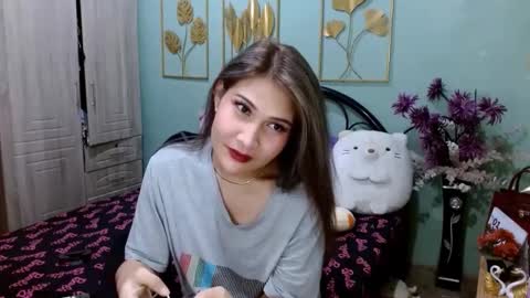 Snapshot of tsempress chatting on February 2025 03:53:02 PM SHENA online show from February 2025 03:53:02 PM