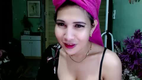 SHENA  online show from March 2026 03:19:02 PM