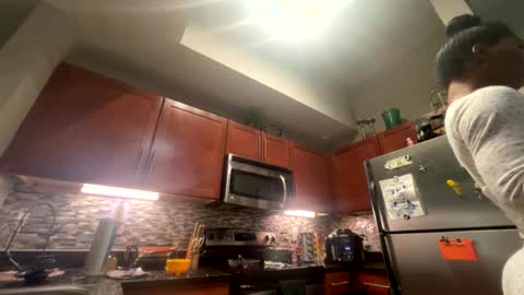 tsfoxx online show from October 2025 03:40:01 PM