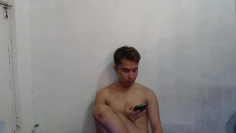 Snapshot of tskittylove69 chatting on December 2025 12:22:02 PM Kitty online show from December 2025 12:22:02 PM