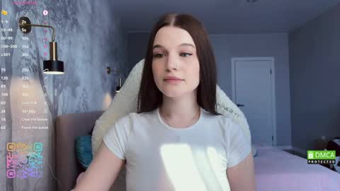 Snapshot of tsukuemi_no_mikoto chatting on April 2026 03:33:02 AM Sonya on vacation until online show from April 2026 03:33:02 AM