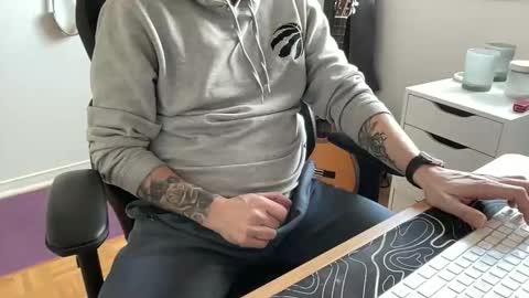 Snapshot of tt_boy2000 chatting on March 2026 01:47:01 PM TT Boy2000 online show from March 2026 01:47:01 PM