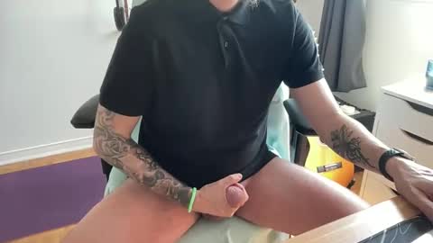 Snapshot of tt_boy2000 chatting on April 2026 06:35:01 PM TT Boy2000 online show from April 2026 06:35:01 PM