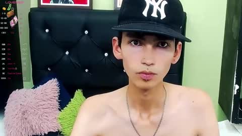 Snapshot of ttimy_x_boy chatting on January 2025 03:15:01 AM ttimy online show from January 2025 03:15:01 AM