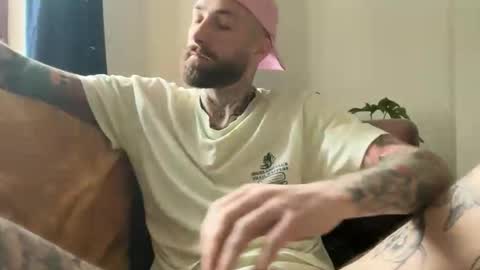 Snapshot of tuhands chatting on April 2026 08:53:02 AM Tuhands online show from April 2026 08:53:02 AM