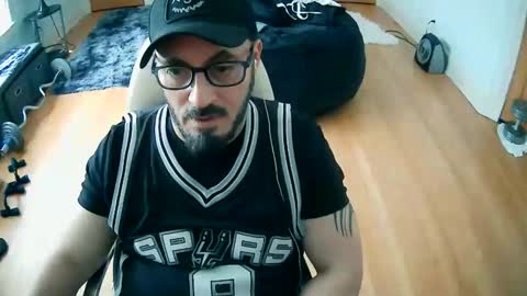 Snapshot of tuscan_taurus chatting on April 2026 07:03:01 PM tuscan_taurus online show from April 2026 07:03:01 PM