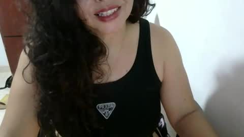 Snapshot of tuzusy chatting on May 2026 01:38:02 PM tuzusy online show from May 2026 01:38:02 PM