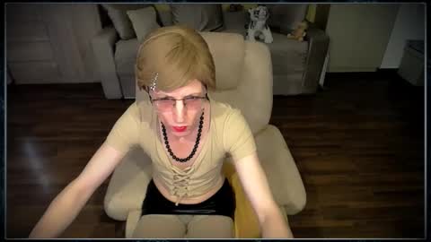 Snapshot of tvclementine chatting on September 2025 07:42:01 AM Clementine online show from September 2025 07:42:01 AM