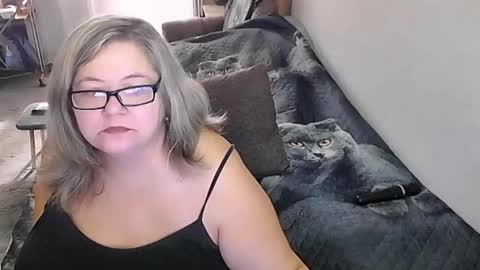 Lana online show from September 2025 02:33:01 AM