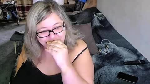 Lana online show from October 2025 01:12:02 AM