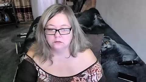 Lana online show from October 2025 04:04:01 AM