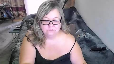 Lana online show from November 2025 02:21:01 AM