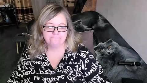 Lana online show from November 2025 09:59:01 PM