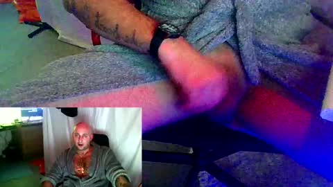 Snapshot of twardyidlugi chatting on December 2024 10:47:02 PM twardyidlugi online show from December 2024 10:47:02 PM