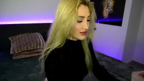 Snapshot of tweety_twist chatting on February 2025 10:25:01 PM MayCarrey online show from February 2025 10:25:01 PM