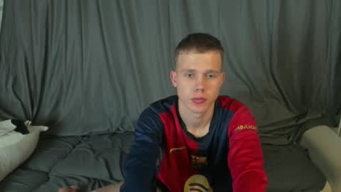 Snapshot of twelveeek chatting on November 2025 07:51:02 AM Angus online show from November 2025 07:51:02 AM