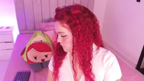 Snapshot of twiggy_sw chatting on June 2026 06:52:02 AM Twiggy online show from June 2026 06:52:02 AM