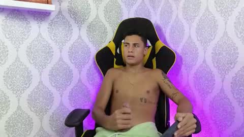 Dani online show from December 2025 07:55:01 PM