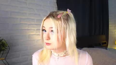 twinklefluff online show from September 2025 03:50:02 PM