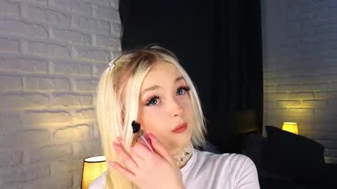 twinklefluff online show from October 2025 03:53:01 PM