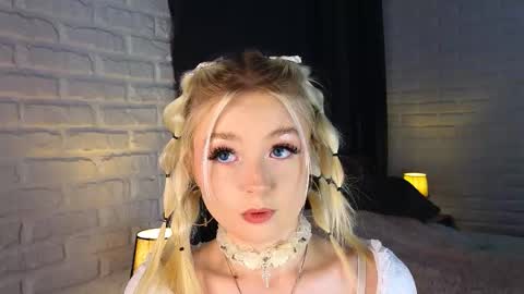 twinklefluff online show from October 2025 04:06:02 PM