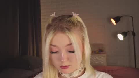 twinklefluff online show from October 2025 04:07:01 PM