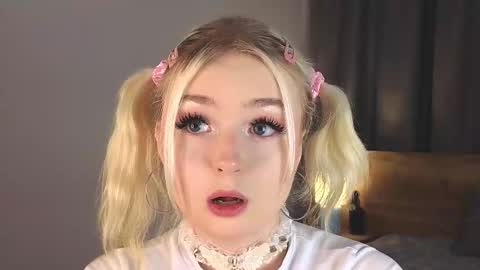 twinklefluff online show from October 2025 04:09:02 PM