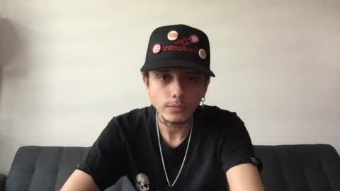 Snapshot of twinksguys360 chatting on May 2026 06:13:02 PM Derrick online show from May 2026 06:13:02 PM