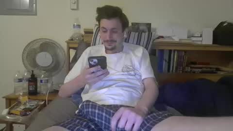 Snapshot of twinkymcgee1234 chatting on April 2026 06:00:02 AM TwinkyMcgee online show from April 2026 06:00:02 AM