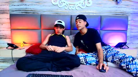 twinslovers_ online show from September 2025 07:49:01 PM