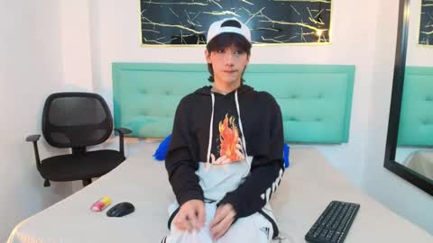 twinslovers_ online show from October 2025 04:43:02 AM