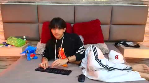 twinslovers_ online show from October 2025 09:50:02 PM