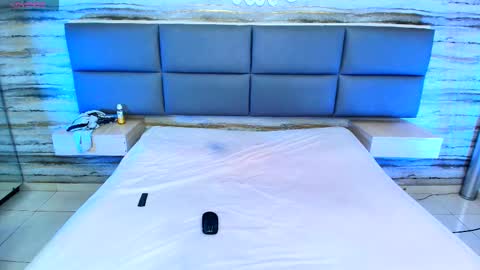 twinslovers_ online show from October 2025 11:49:02 PM