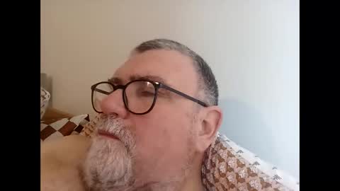 twohats2810 online show from February 2026 02:25:01 PM