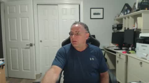 Twopeopleinlove online show from October 2025 10:02:02 AM