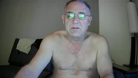 Twopeopleinlove online show from November 2025 02:29:02 PM