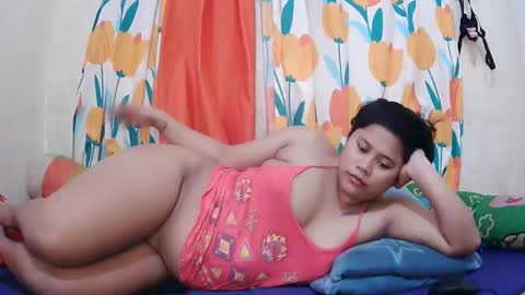 Snapshot of twowetcuties chatting on March 2025 02:55:02 AM Lyn and lea online show from March 2025 02:55:02 AM